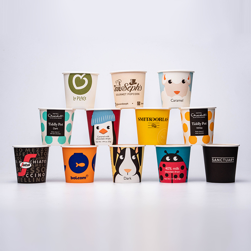 Piala Kertas Dinding Tunggal